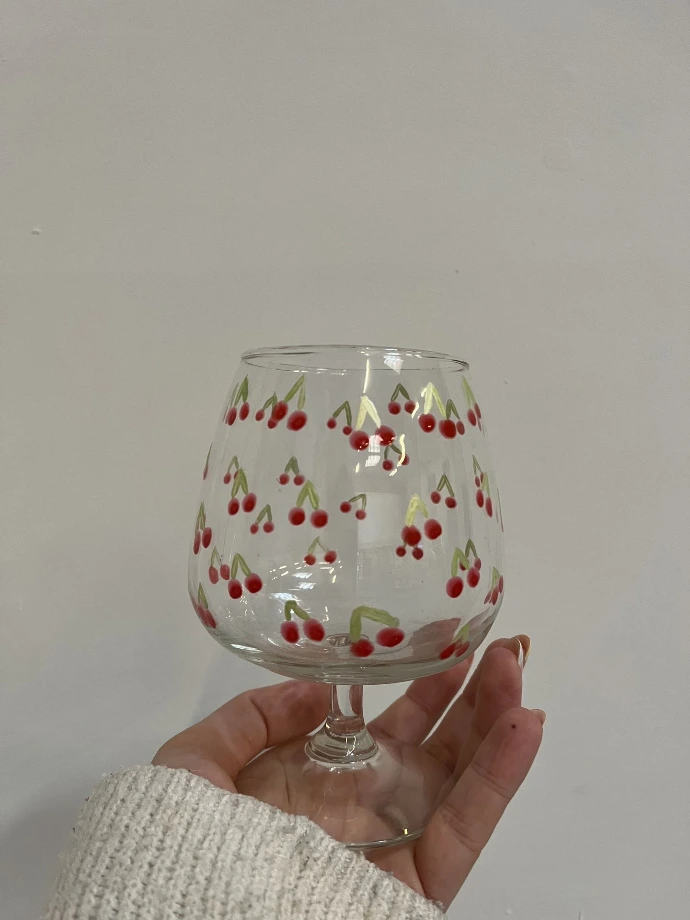 Petite cerise tout mignon créer par une personne