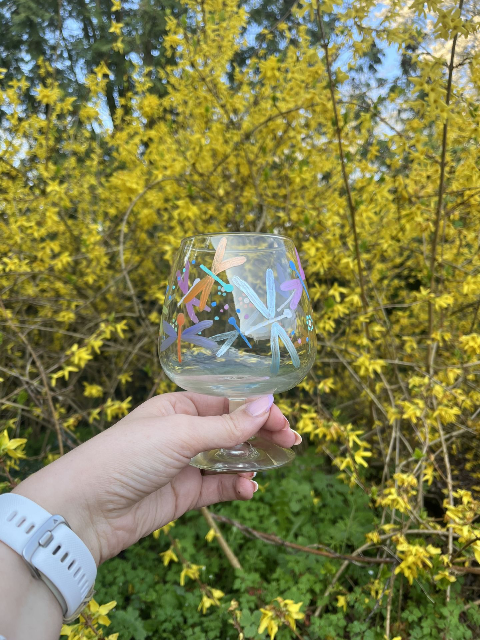 Verre peint avec des libellules, effet pinterest